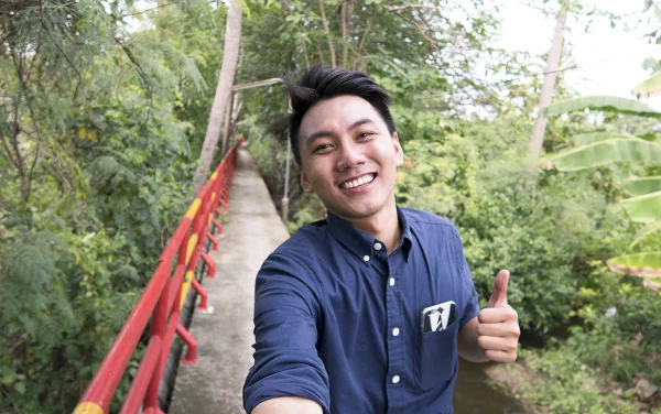 Vlogger Khoai Lang Thang
