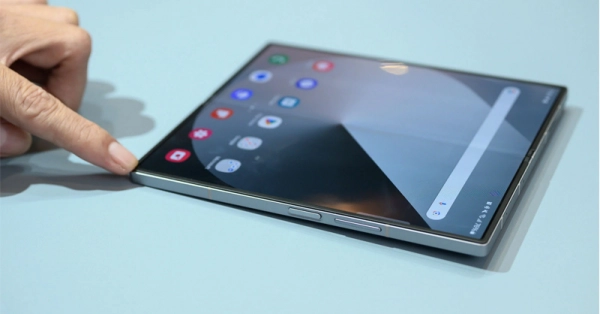 Galaxy Z Fold 6 has flatter edges