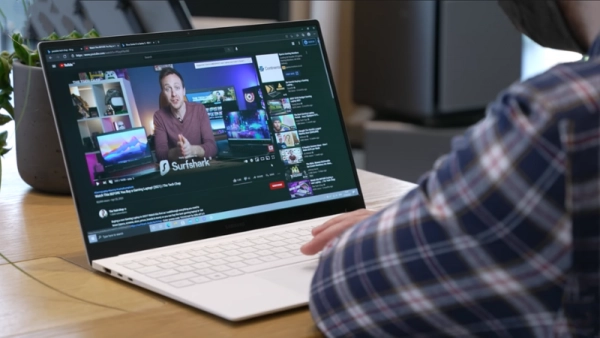 The fingerprint sensor on the Galaxy Book Pro isn't really good at setting up fingerprints