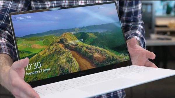 The Galaxy Book Pro's display provides a relatively good display experience