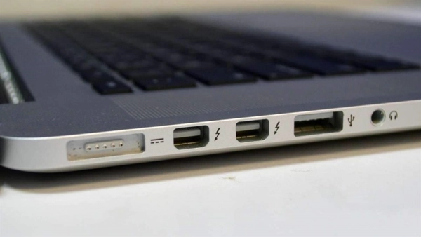 Thunderbolt port on laptop