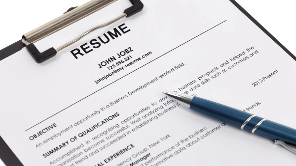 Resume Objective Examples for Students (2025 Guide)